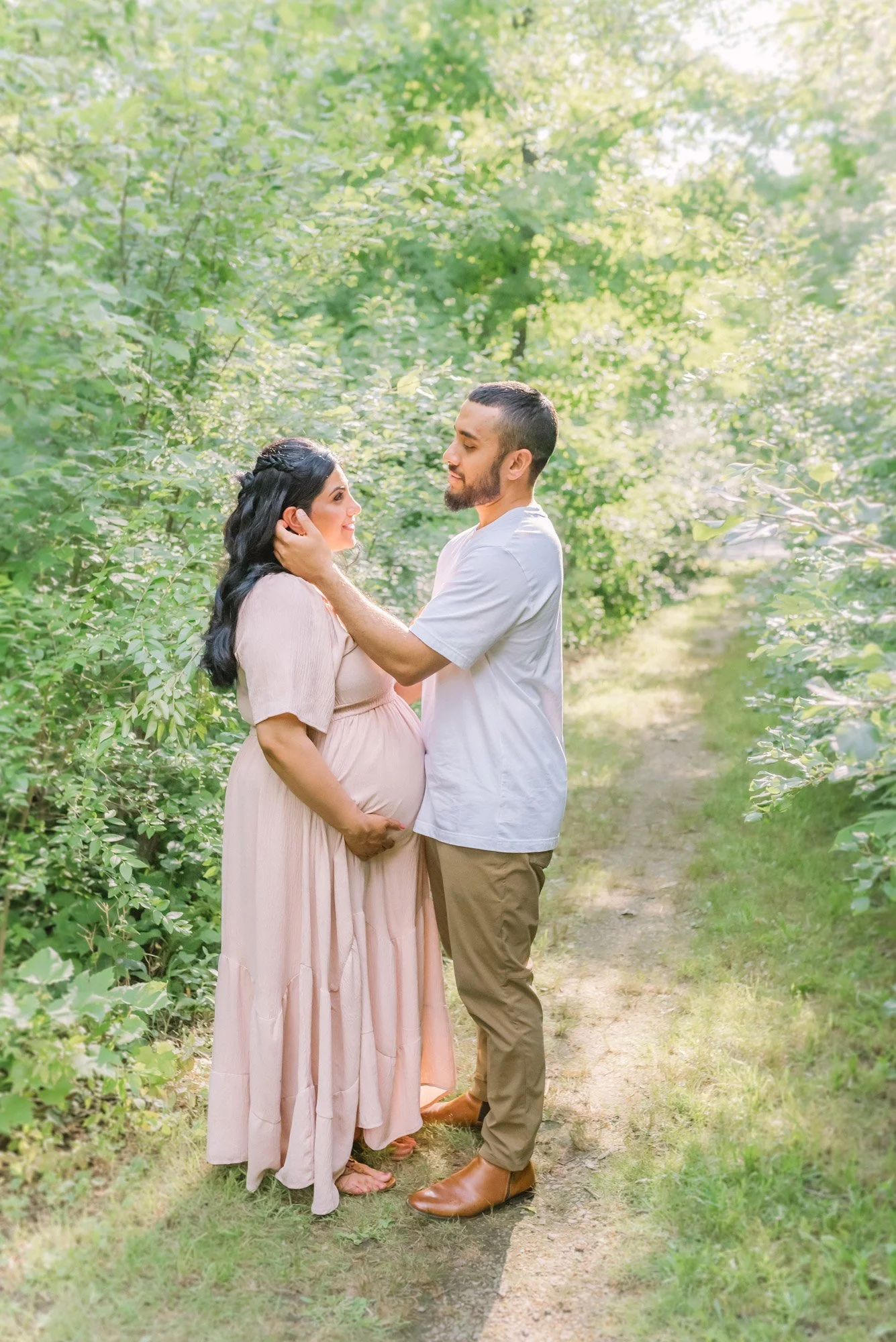What Should Your Family Wear for Maternity Photos Niagara